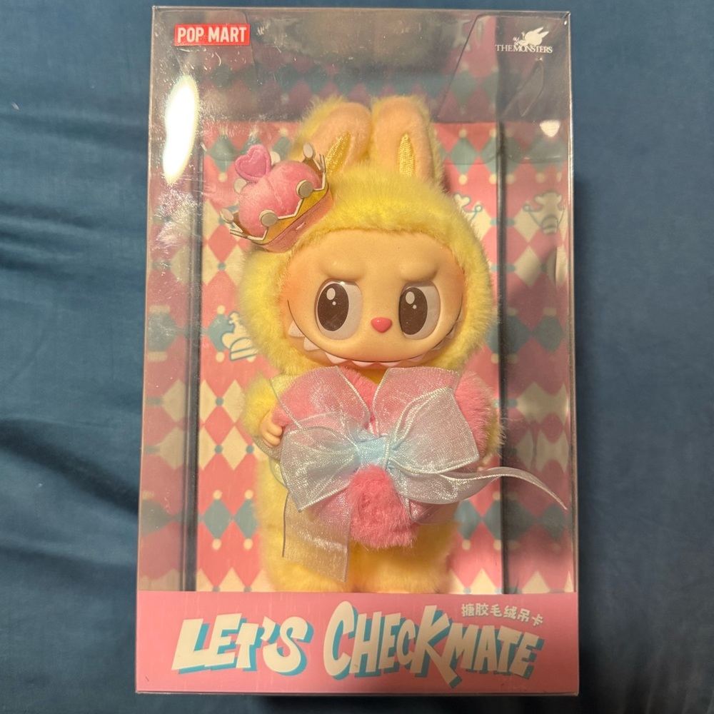 POP MART Let’s Checkmate Labubu